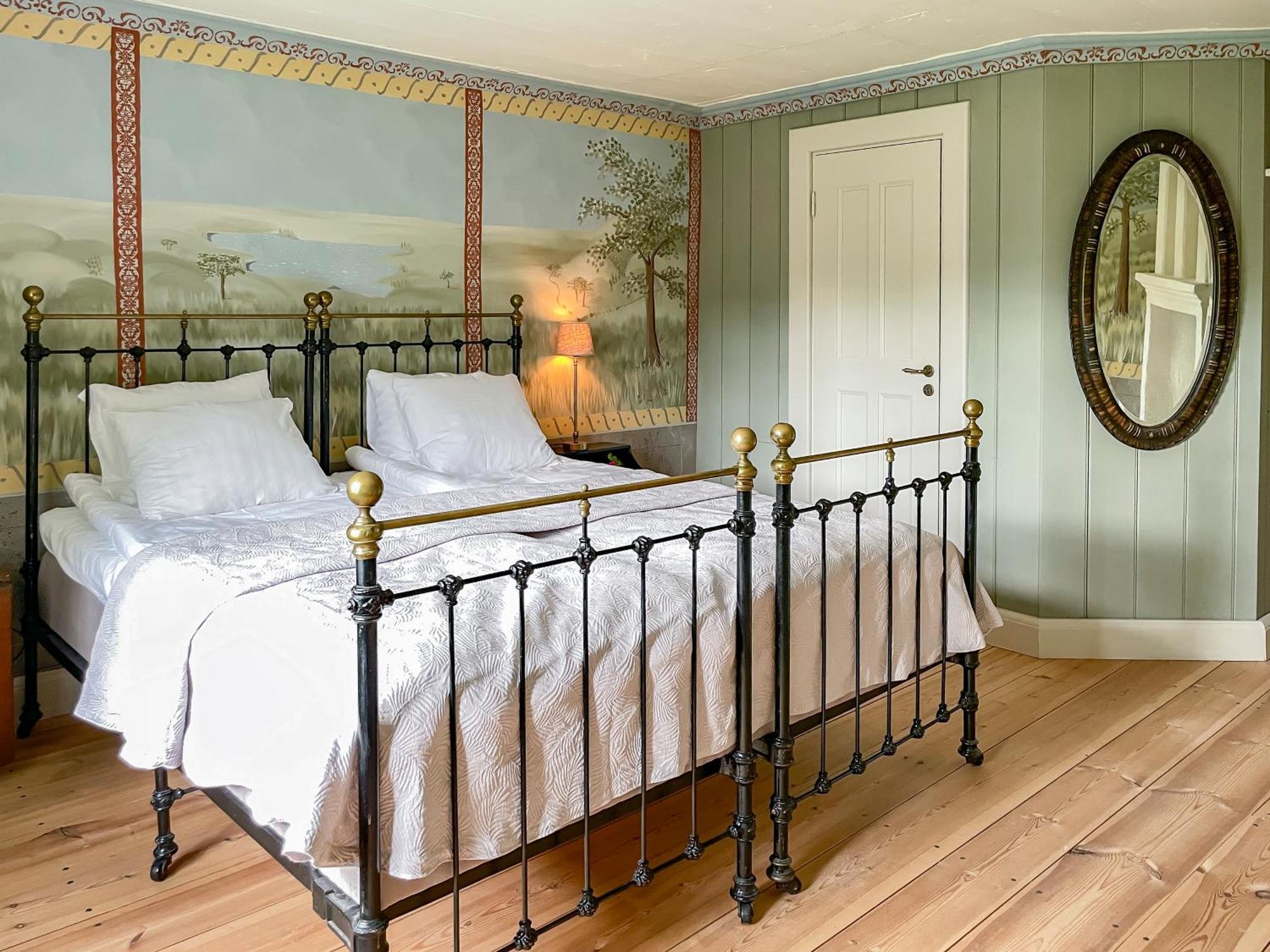 Traedgardshotellet Aras Saeteri Och Traedgardar Dalum Exteriör bild